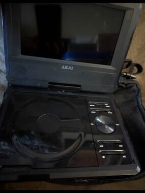 AKAI Portable DVD Player - Black